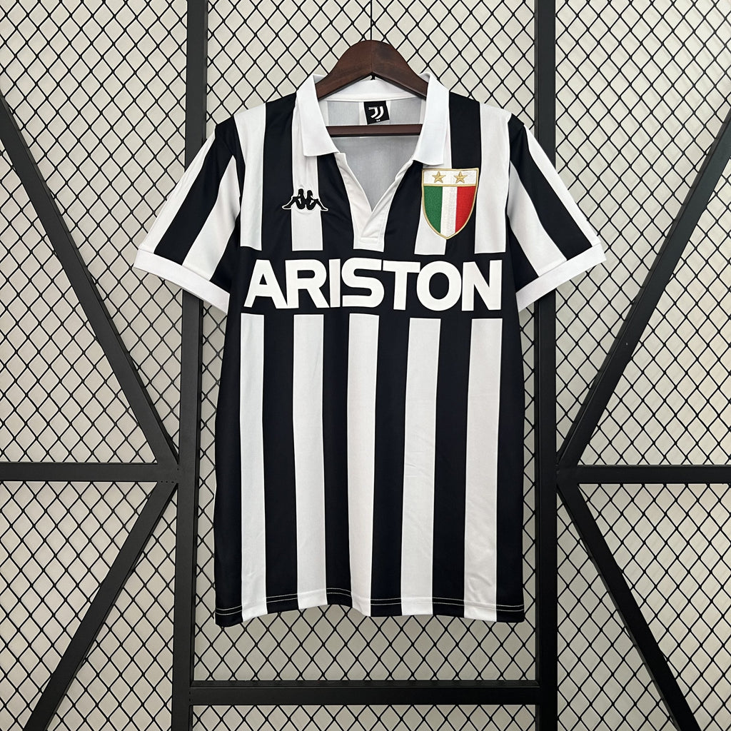 Juventus domicile 84/85